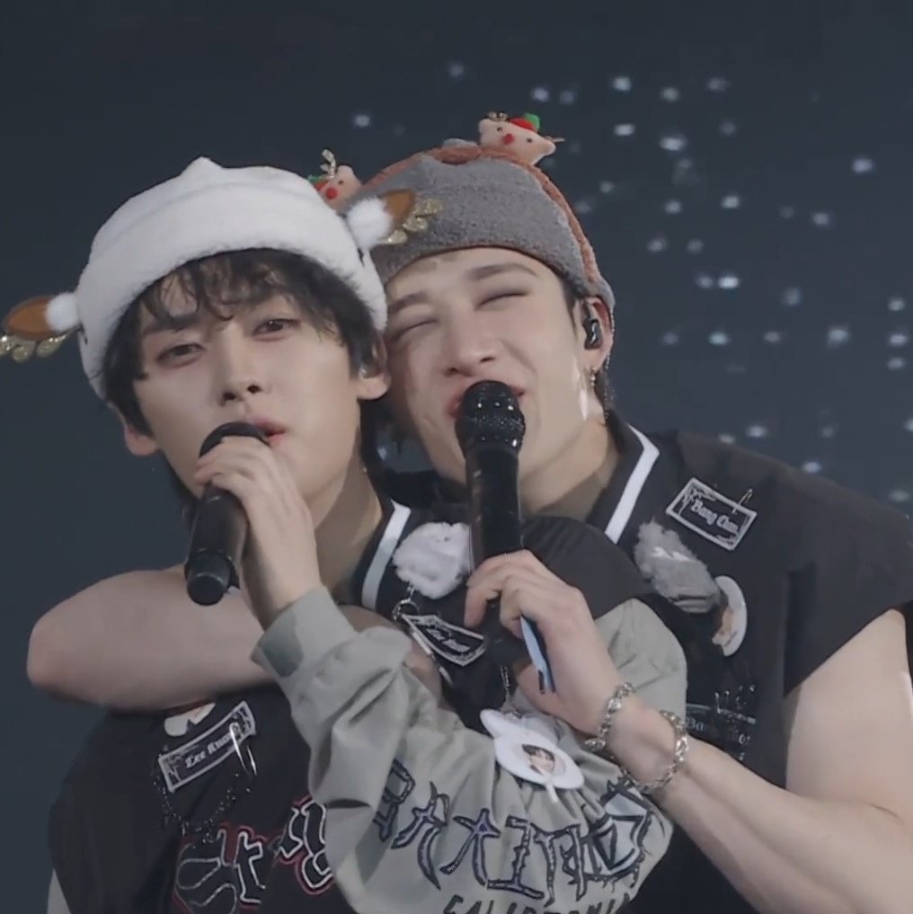 hourlychanming's tweet photo. THE WAIST GRAB. THE HUG.

THE LYRICS  "I LOVE YOU" MY MINCHAN FGHJJGFFDDDDDDDDDDDDDDDFFFFFFFF https://t.co/nz1Wvra7pb