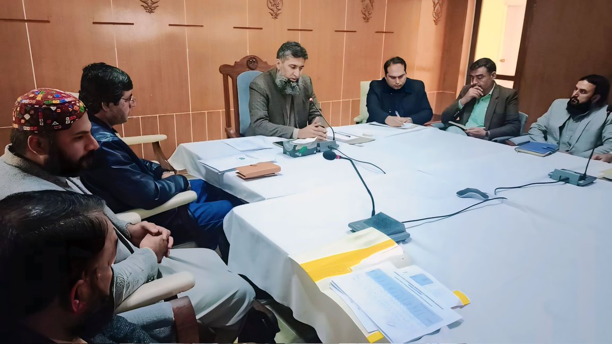 AzmatKakar12's tweet photo. Progress review meeting with Commissioner Loralai Division Mr.Saadat Hassan sb along with all Divisional head. https://t.co/cVShYAZlgP