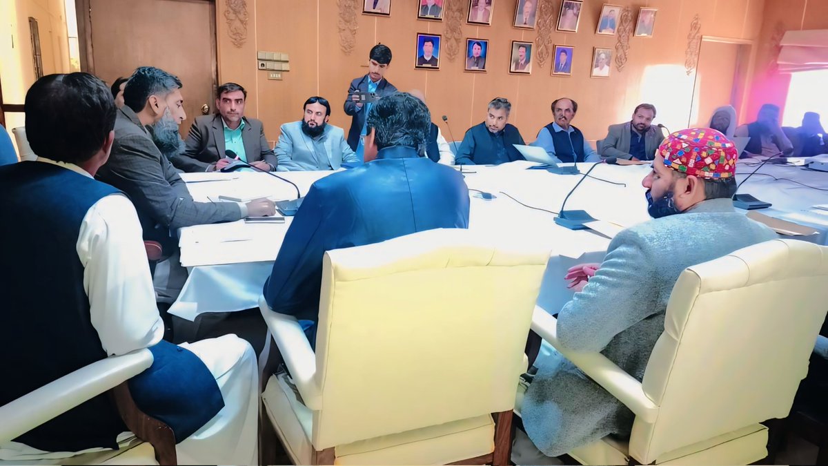 AzmatKakar12's tweet photo. Progress review meeting with Commissioner Loralai Division Mr.Saadat Hassan sb along with all Divisional head. https://t.co/cVShYAZlgP