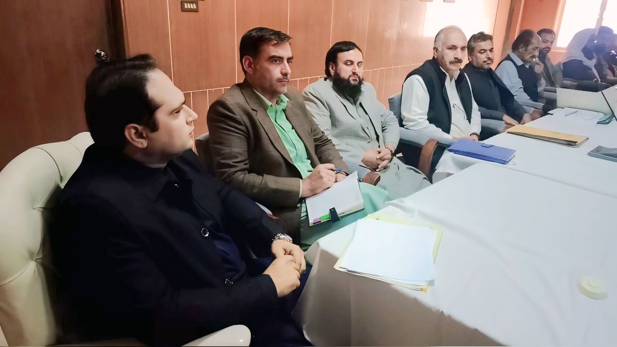 AzmatKakar12's tweet photo. Progress review meeting with Commissioner Loralai Division Mr.Saadat Hassan sb along with all Divisional head. https://t.co/cVShYAZlgP
