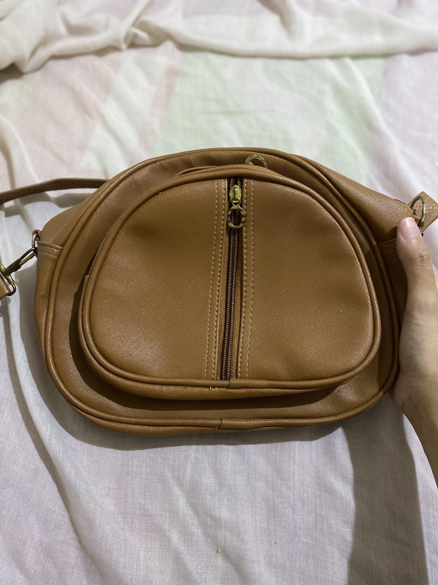 bliblaable's tweet photo. PRELOVED TAS EXSPORT DAN SLINGBAG✨

(ini versi aku adjust lagi harganya yaaa) ayo guys dibeliii https://t.co/AIZ1zUm9az