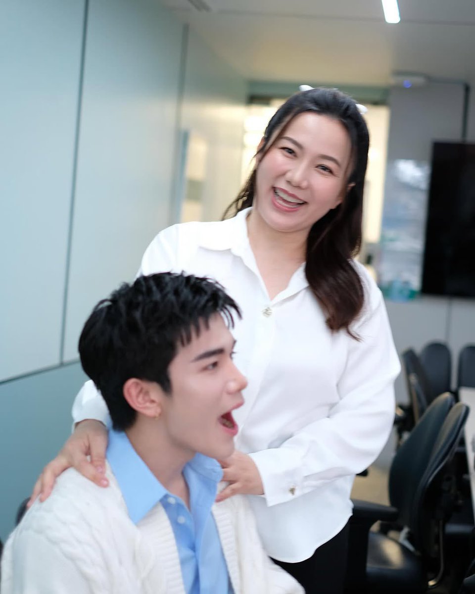 ForSupFourth's tweet photo. คุณแม่&amp;คุณลูก ของแทร่จะประมาณนี้🤣🤣
#SLivexFourth 

2024-12-08
[Update IG] jejee_wiranphat

@tawattannn
#Fourthnattawat #โฟร์ทณัฐวรรธน์ https://t.co/VIgSvDgeoi