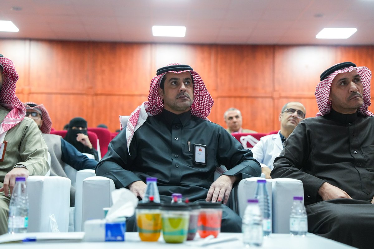 الرئيس التنفيذي لـ #تجمع_الحدود_الشمالية_الصحي 
مروان بن عبدالرحمن اليحيى 
يفتتح أعمال منتدى "صحتك في نمط حياتك"  
في برج الشمال الطبي والذي تم تخصيصه للممارسيين الصحيين ، ويشيـد بأعمال المنتدى والتي ناقشت الحالة السلوكية الغذائية وأثرها في التغذية السليمة ومامدى تأثير ذلك على