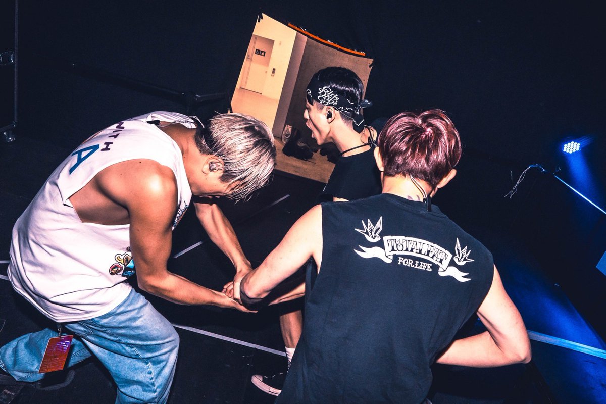 shun_TF's tweet photo. REDLINE ALL THE FINAL
くっっっっそ最高。
ありがとうございました🔥🔥🔥

#REDLINE 
#TOTALFAT
@REDLINE_TOUR @kkktttrrr 🤝🏻 https://t.co/4hI5ENdLnO