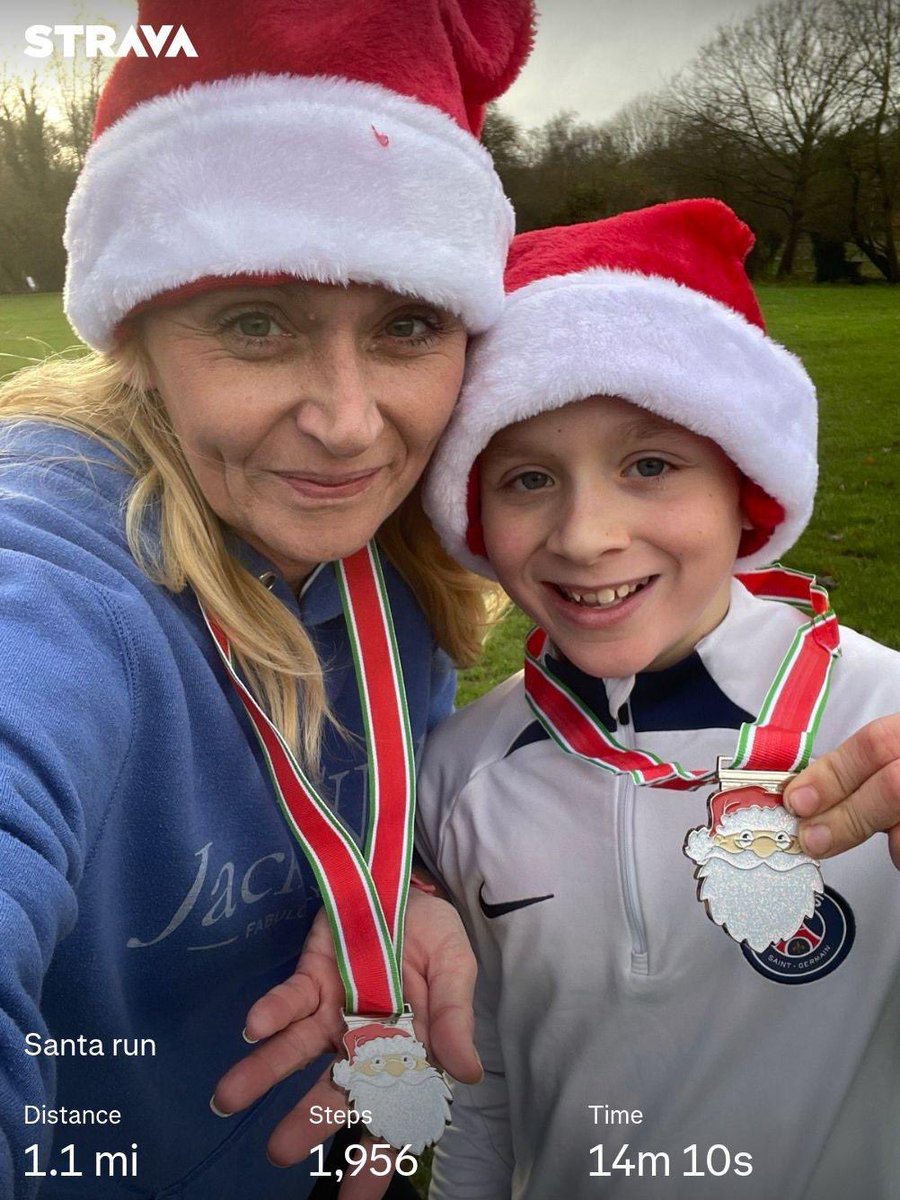 helouise78's tweet photo. What a fun way to warm up on a blustery Sunday. Santa fun run complete @GusfordPrimary 🎅🏻x https://t.co/0akCzVIvv0
