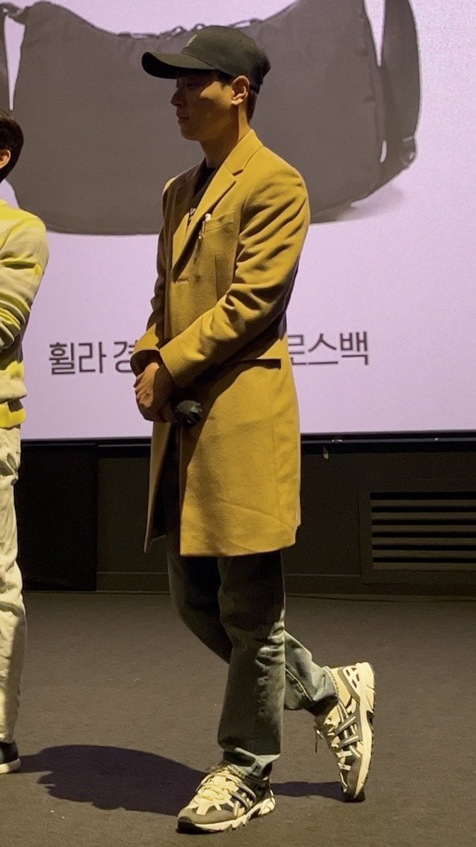 neuguseyo's tweet photo. 모자 못써주서 미안듀듀정민    먹물핫도기정민 https://t.co/g6QB6pGz76