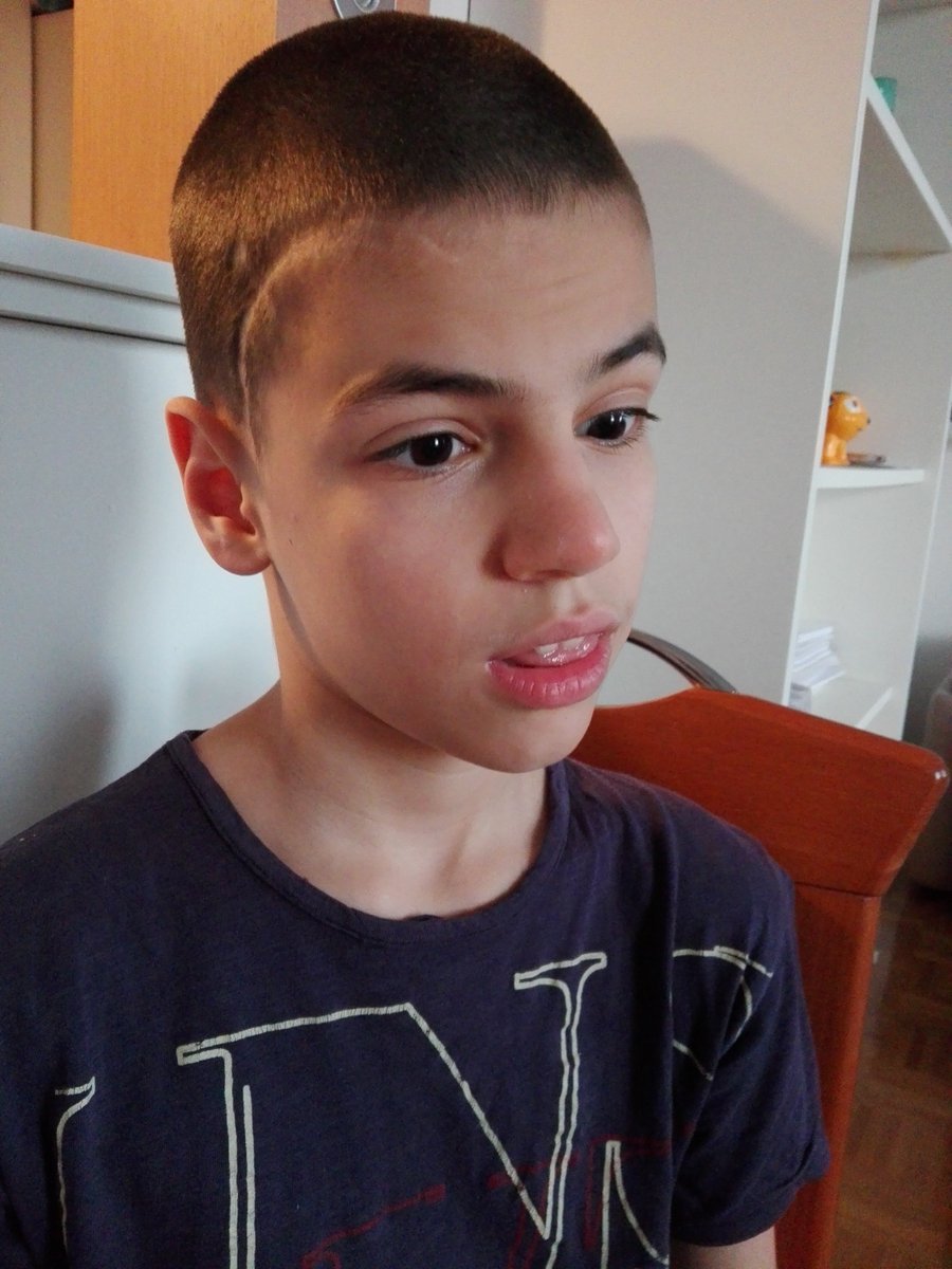 KovacevicVanja's tweet photo. Moj SIN ,koji je na ledjima poneo tezinu mnogo vecu od njega samog 
SMS 118 na 3030 ..znaci mu
#tumor #slep #hemipareza ...jos uvek se bori https://t.co/fwPr8AxP2N