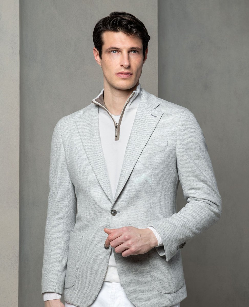 ParmaPini's tweet photo. From boardroom meetings to evening outings—this jersey houndstooth jacket blends elegance with modern comfort. A wardrobe essential, straight from Italy. 🕴️
https://t.co/w7TVxiXK0M
#piniparma #houndstooth #madeinitaly #italianmade #greyjacket #mensstyle #menswear https://t.co/Kre9HMATXe