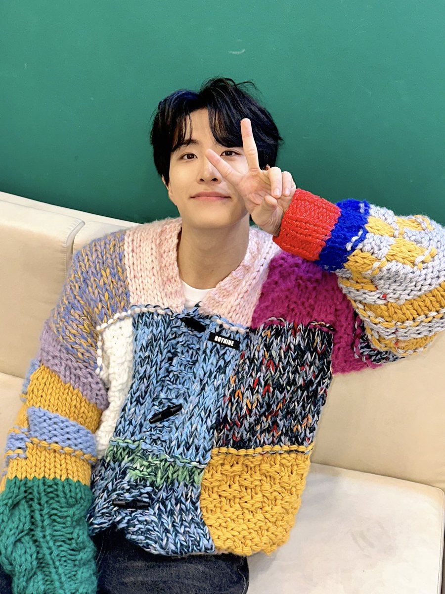 YOUNGJAExArs's tweet photo. 따뜻한 하루 보내요 아가새🐥💚

#영재 #YOUNGJAE https://t.co/BpblwJJJ9A