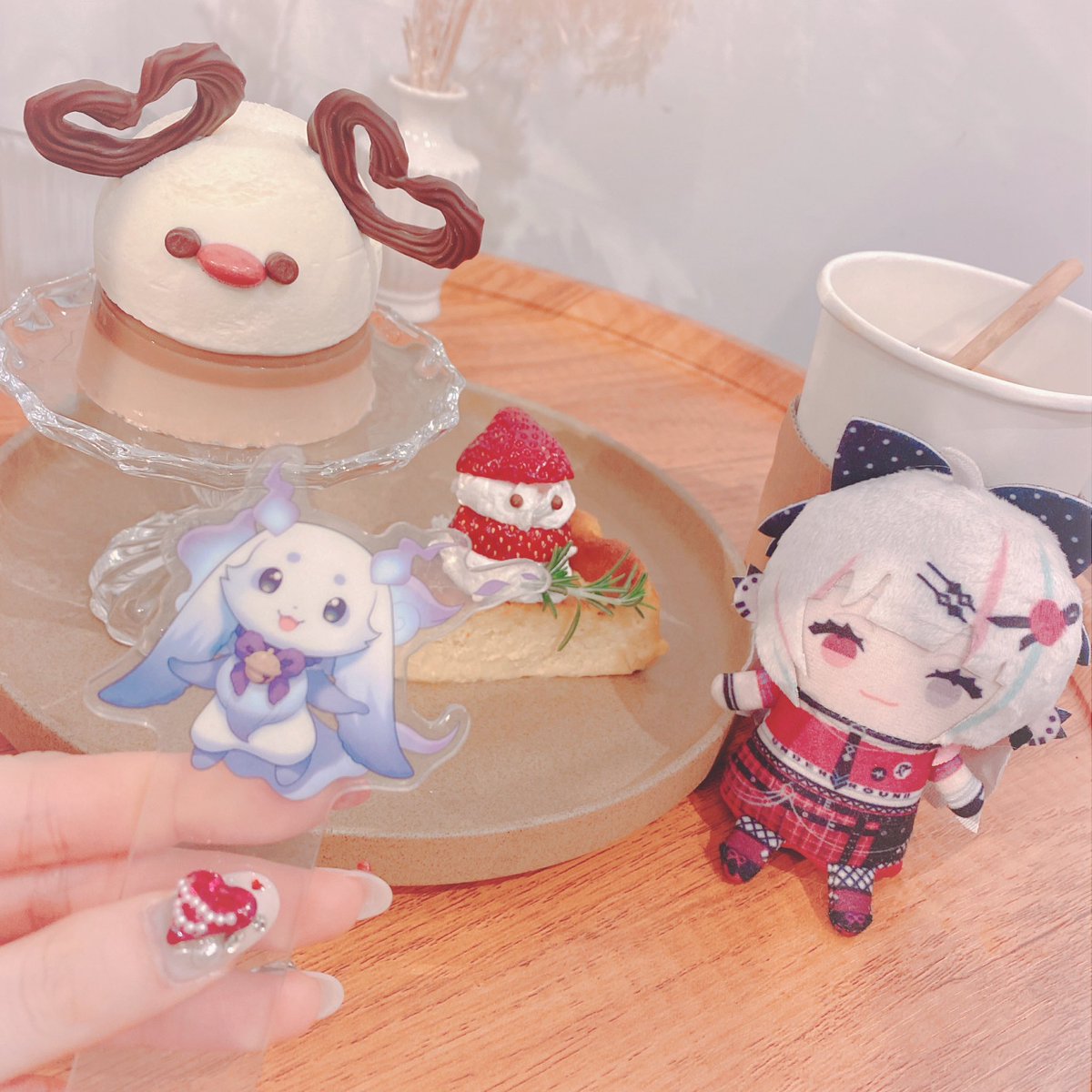 「かわいいケーキとカレーを食べたo̴̶̷᷄  ̫ o̴̶̷᷄ 」|🍭あめたん🎐のイラスト