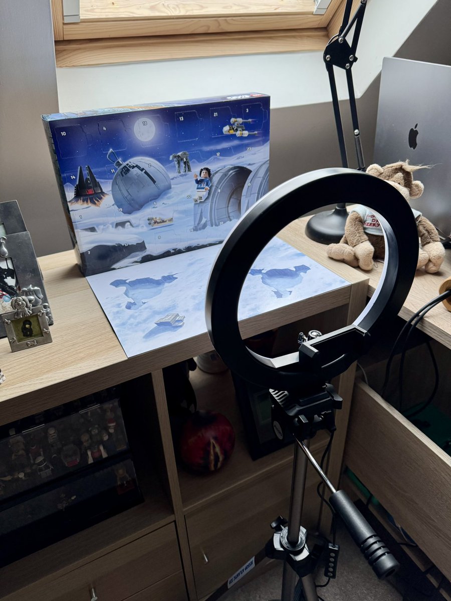 Happy Lego Star Wars Advent everyone!
 
This year it’s a Hoth themed calendar and as usual I’ll post on days 8, 16 and 24 with its offerings from the new Studio!

For the full set: Instagram.com/maddogmalcs

#starwars #lego #hoth #adventcalendar