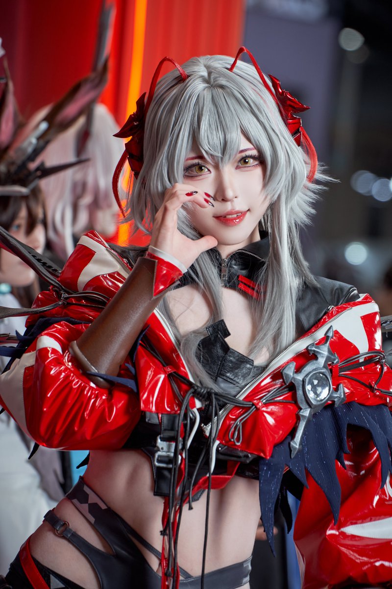 Arknights, Wiš'adel

M. @siru_0207 

#明日方舟 #コスプレ #AGF2024

넘 잘어울리셨던... 시루님 위셔델 🥹🥹 https://t.co/kb700OGhN4