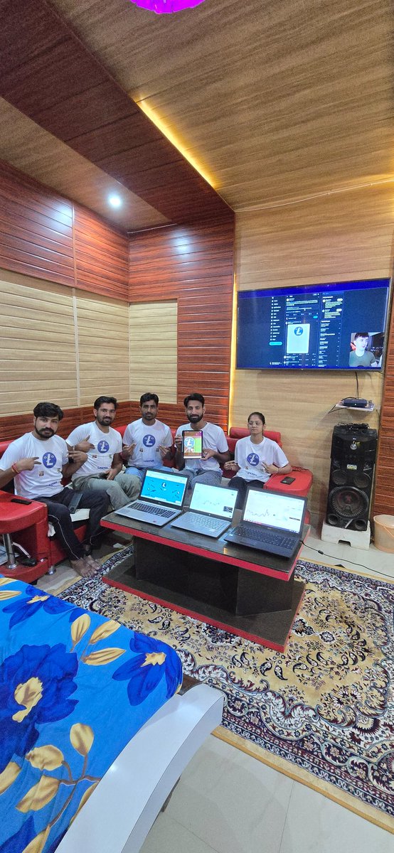 SingerGyanSingh's tweet photo. @02_Millionaire @lesterctosol #lester go the moon 20× soon good time to buy @lester https://t.co/mp3CMcugGU