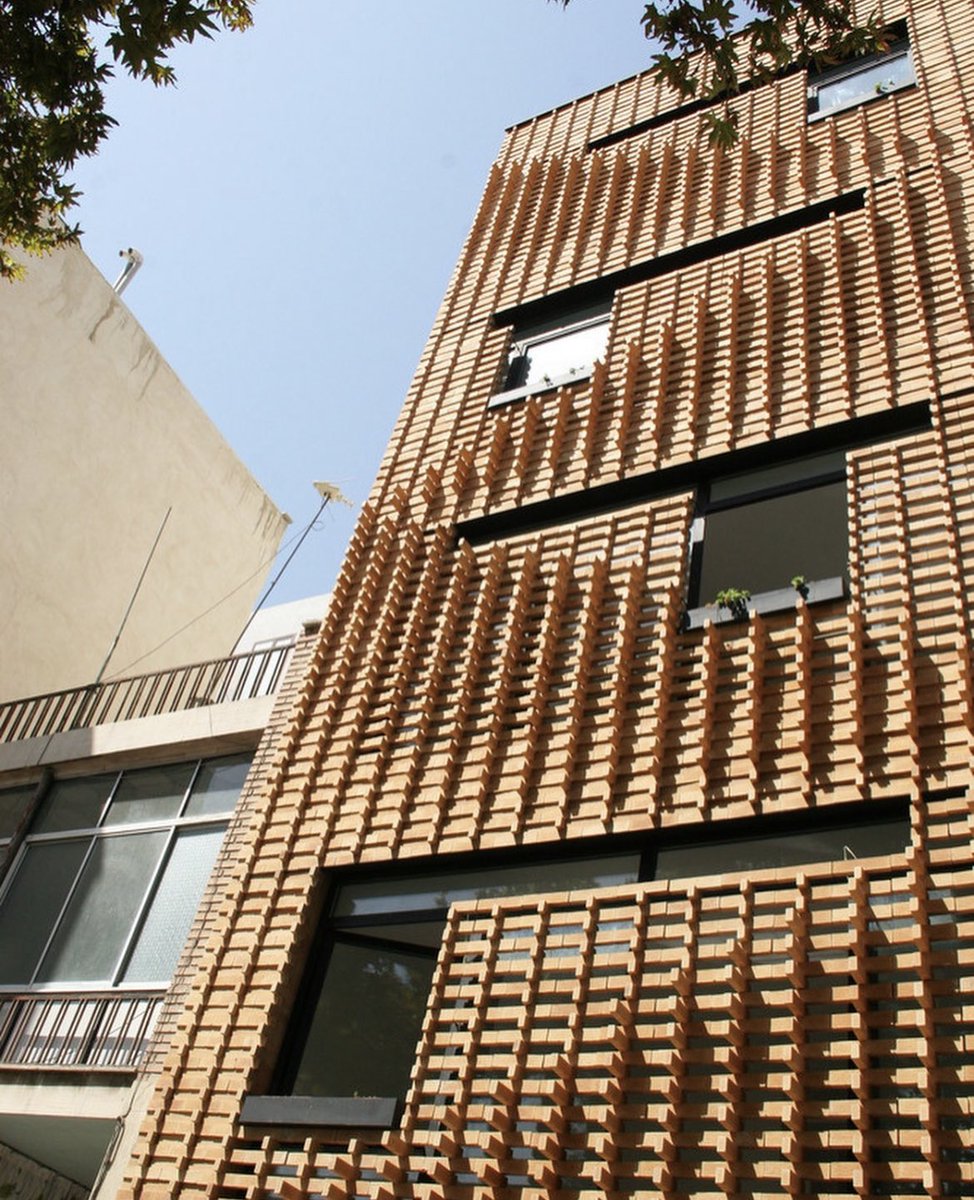 kohantoys's tweet photo. La arquitectura iraní está en un gran momento https://t.co/ayngAzyJp4