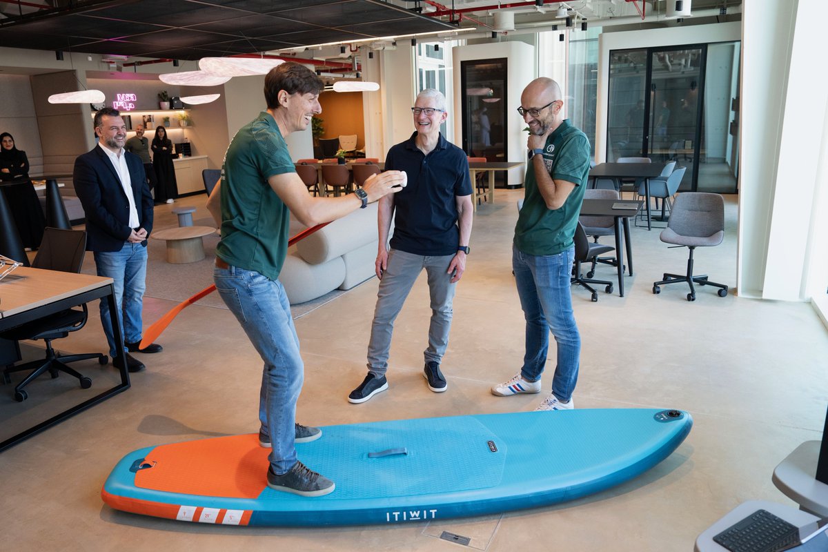 tim_cook's tweet image. Waterspeed, Big Keys, eJaby, and Drivu are building apps that address real-life needs in their communities, like accessible keyboards and sustainable shopping. It was great to meet the developers behind these apps and learn about their work!