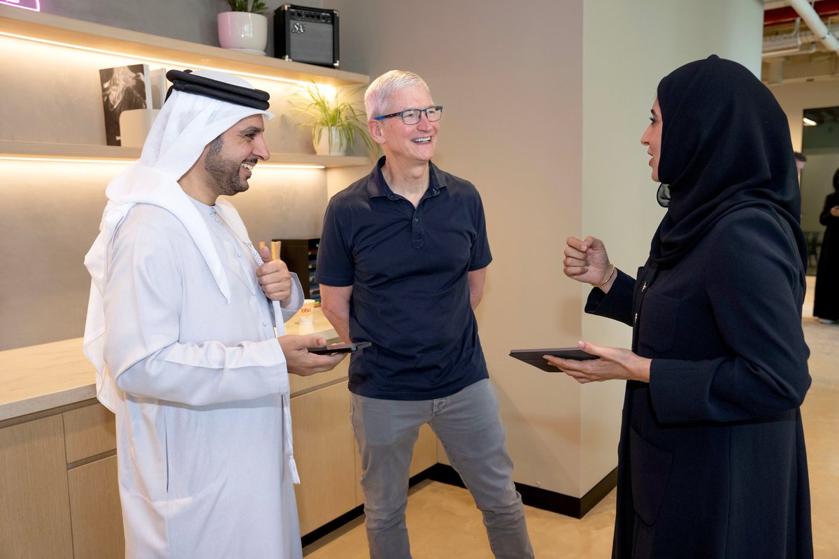 tim_cook's tweet image. Waterspeed, Big Keys, eJaby, and Drivu are building apps that address real-life needs in their communities, like accessible keyboards and sustainable shopping. It was great to meet the developers behind these apps and learn about their work!