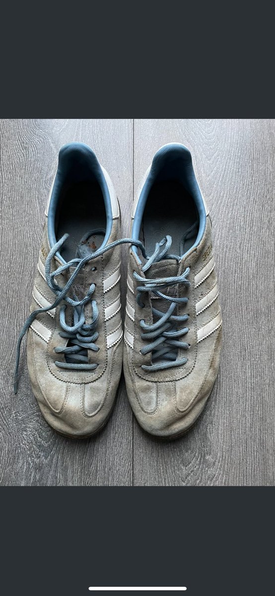 Dale__LUFC's tweet image. They were ready for the bin and then @custom_casuals worked his magic on them. Couldn’t recommend him enough, what an unbelievable job. Thank you mate 🙌🏼