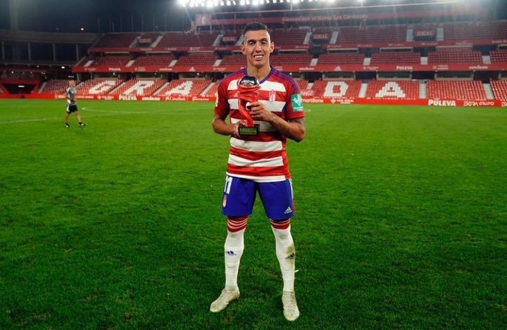 🔙 Former 🟢⚪ Ferencváros Player 🌟 Myrto Uzuni has broken the ⚠️ record for most goals scored for 🔴⚪ Granada CF...

46 - 🇦🇱 Myrto Uzuni
44 - 🇲🇦 Youssef El Arabi
38 - 🇳🇬 Odion Ighalo

🔝🇪🇦 Granada's All-Time ⚽Top-Scorer.