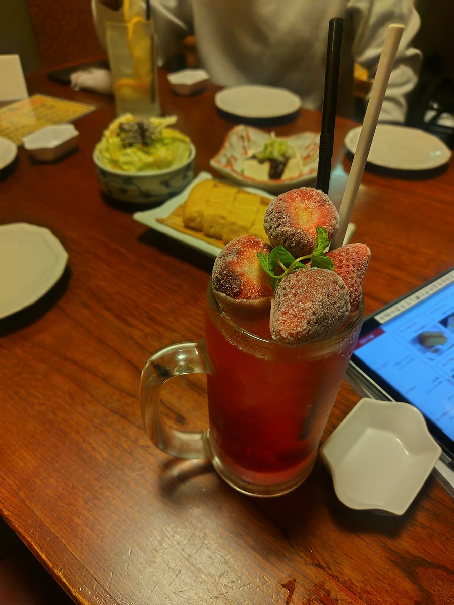 LyckaRiff's tweet photo. 【同級生と忘年会】

いつもは我が家で行うのですが今回は蕎麦居酒屋的なお店で。
料理美味しいし出てくるの早いし良いお店でした😋

#居酒屋 #蕎麦居酒屋 #蕎麦 https://t.co/3WW1GndVWz