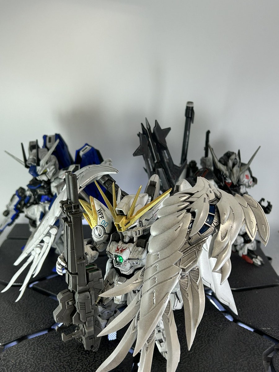 MGSDウィングゼロ完成‼️

スノーホワイト風のカラーリングに変更してみましたが、いやー良きですなぁ❗️

そして流石MGSD、圧倒的な可動とディテールですね。

#ガンプラ
#MGSDウイングゼロ