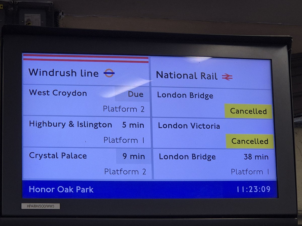 nickcodefresh's tweet photo. @TfL can you change the departure board at Honor Oak Park station back to showing trains going north in one column and vice versa. The current layout is very confusing @honoroakorg https://t.co/S2fijFabCF