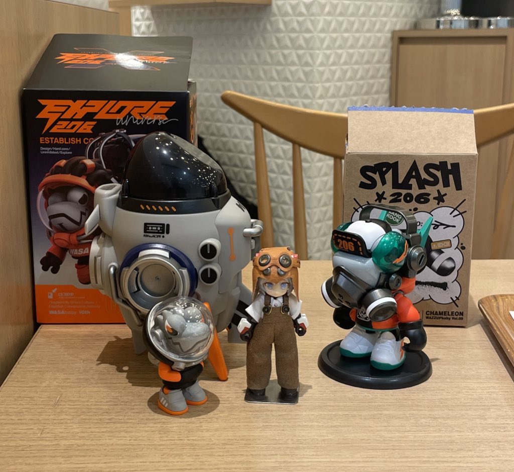 f9197971's tweet photo. #フィギュア道楽
日本橋ジャングルが輸入してた
#WASATOY のカメレオンのやつ!
一目惚れで買ってしまった…!
ただただかっこいい、ゴーグル?外せたり宇宙船も中にフィギュア入れられる!背中までマーキングもしっかり!
これで2000未満は安いね…!
近くに売ってたら沼るとこだった! https://t.co/ujjnCUm5KX