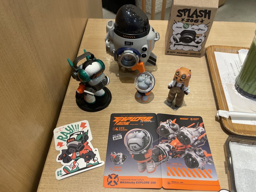 f9197971's tweet photo. #フィギュア道楽
日本橋ジャングルが輸入してた
#WASATOY のカメレオンのやつ!
一目惚れで買ってしまった…!
ただただかっこいい、ゴーグル?外せたり宇宙船も中にフィギュア入れられる!背中までマーキングもしっかり!
これで2000未満は安いね…!
近くに売ってたら沼るとこだった! https://t.co/ujjnCUm5KX