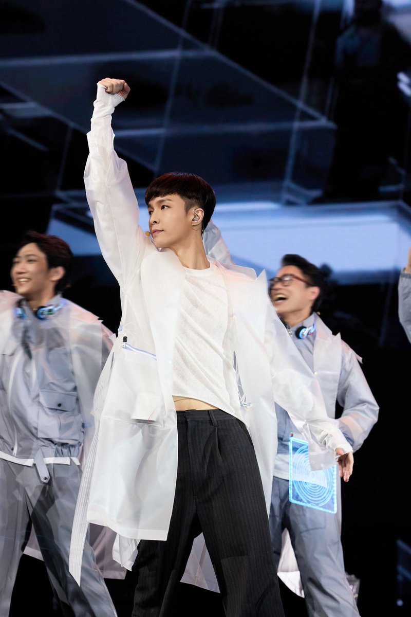 LAYZHANG_JP's tweet photo. 忍耐は変化を育て、愛は成長を育てる。

@layzhangの初ミュージカルドラマ
《The Summoning of Dunhuang》
12月7日から9日まで(北京)

2日目、皆さまをお待ちしております‼️

#张艺兴 #レイ
#레이 #LAY #LayZhang https://t.co/dOsPdeYatX