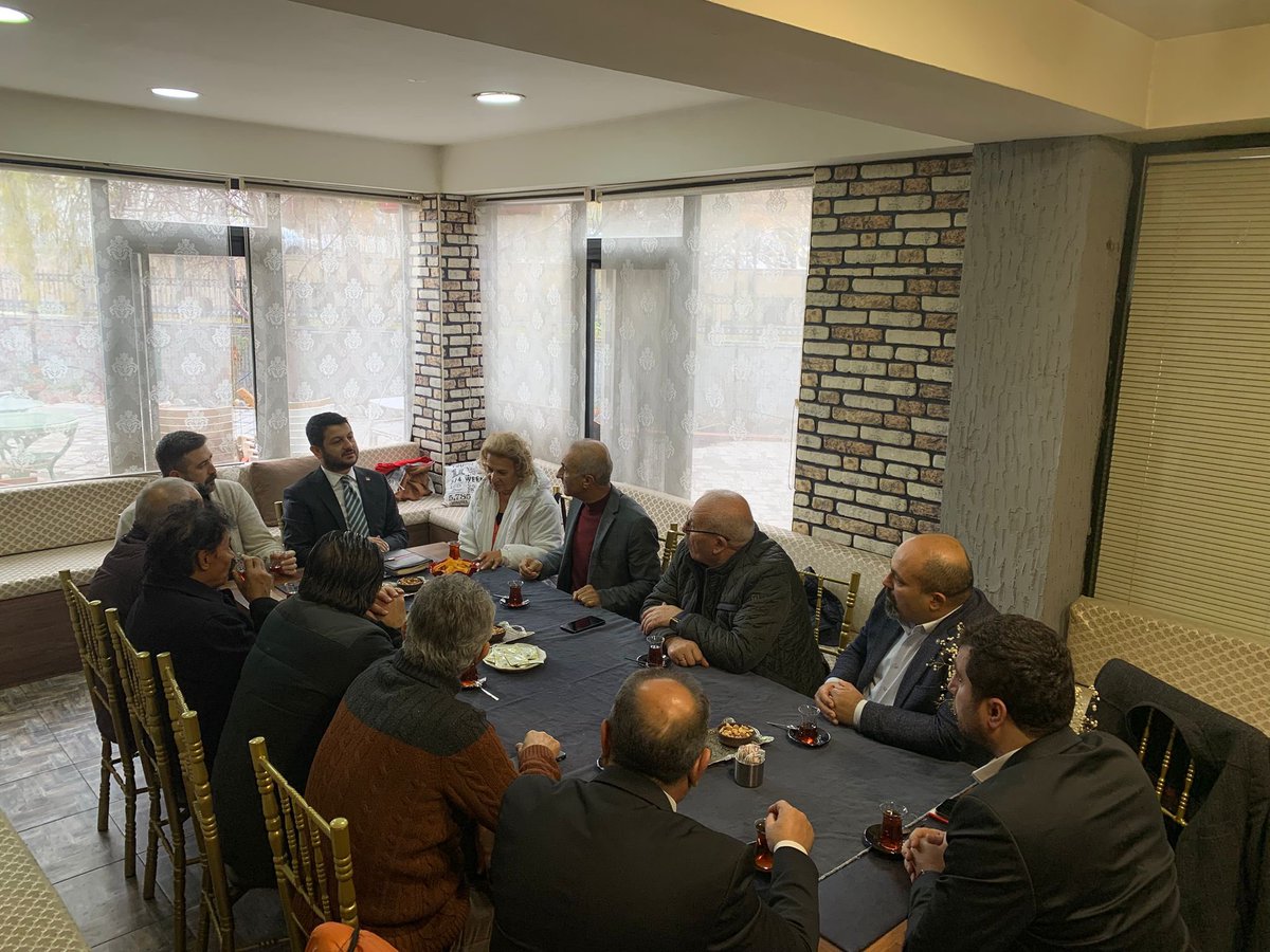 berkkkilicc's tweet photo. Parti Meclisi Üyemiz ve Ankara Milletvekilimiz Sn. @semradincerchp ve Keçiören Belediyesi Grup Başkan Vekilimiz Sn. @hakanataogluchp ile birlikte Kırıkkale Sulakyurt ve Delice köylerinden İmirli Köyü Dernek Başkanımız Cengiz Sivrikaya, Kalekışla Köyü Dernek Başkanımız Sultan Öztürk, Kocabaş Köyü Dernek Başkanımız Cemal Karayel, Meşeyayla Köyü Dernek Başkanımız Hayati Dernek, Küçükafşar Köyü Dernek Başkanımız Salih Dalbudak ve Başkan Yardımcımız Murat Bozkuş, Elmalı Köyü Dernek Başkanımız Nesimi Abacı, Büyükafşar Köyü Dernek Başkanımız Yusuf Beştepe ve Delice Dernek Başkanımız Yalçın Delice'yi ziyaret ederek kendileriyle Keçiörenimiz hakkında verimli bir sohbet gerçekleştirdik. Bizleri ağırladıkları için kendilerine teşekkür ederiz.