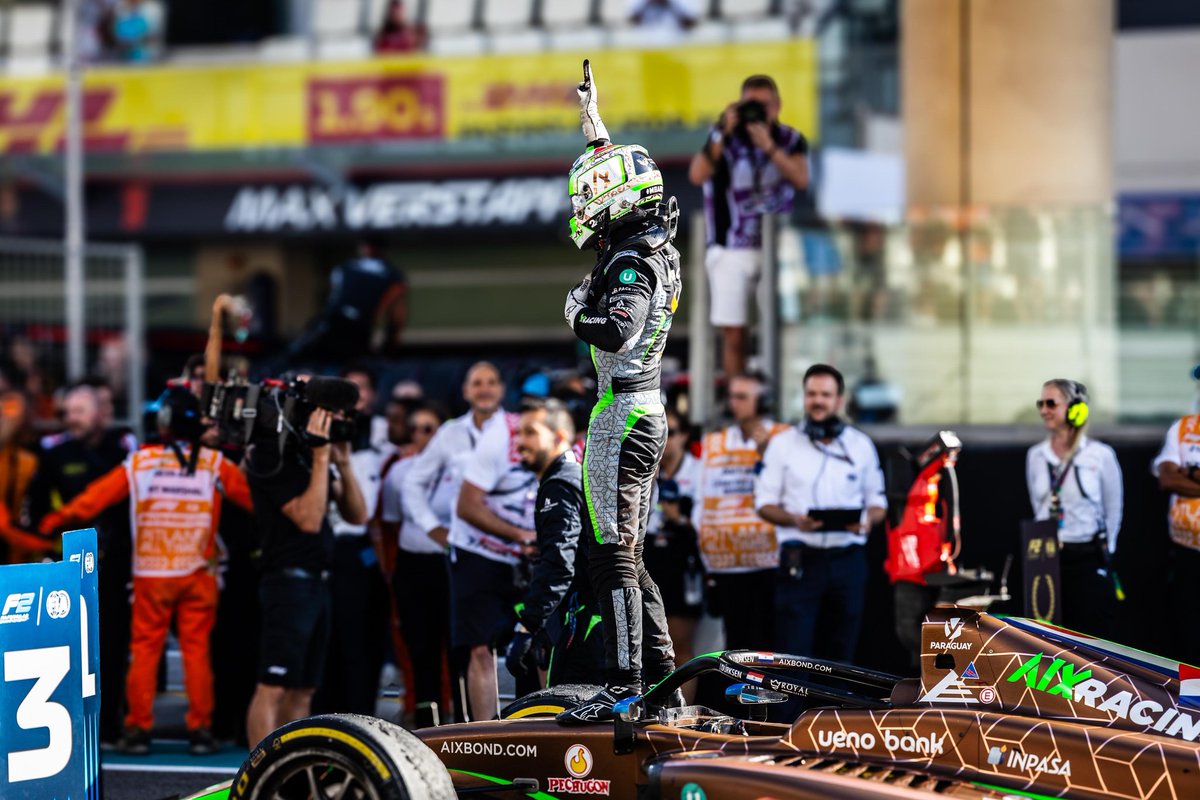 dsports_py's tweet photo. 🏆 @JoshuaDuerksen1 Y PARAGUAY 🇵🇾 GANAN EN ABU DHABI 🇦🇪‼️

Magnífico cierre de temporada para el paraguayo que ganó la carrera principal saliendo desde P8 con una arrancada #MBARETE https://t.co/kHyBcmDb9j