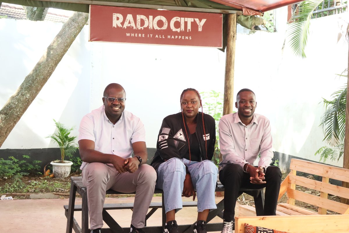 nyoiroc's tweet photo. On Friday, @Zone01Kisumu apprentice software developers Josephine, Hillary, @andy__osyndoh, and I took time to share the details of our upcoming #CodeAndCheerHackathon at @UrbanRadio254, hosted by the amazing Suzanne Hawi.
This event will run from 13th to 15th Dec, 2024.