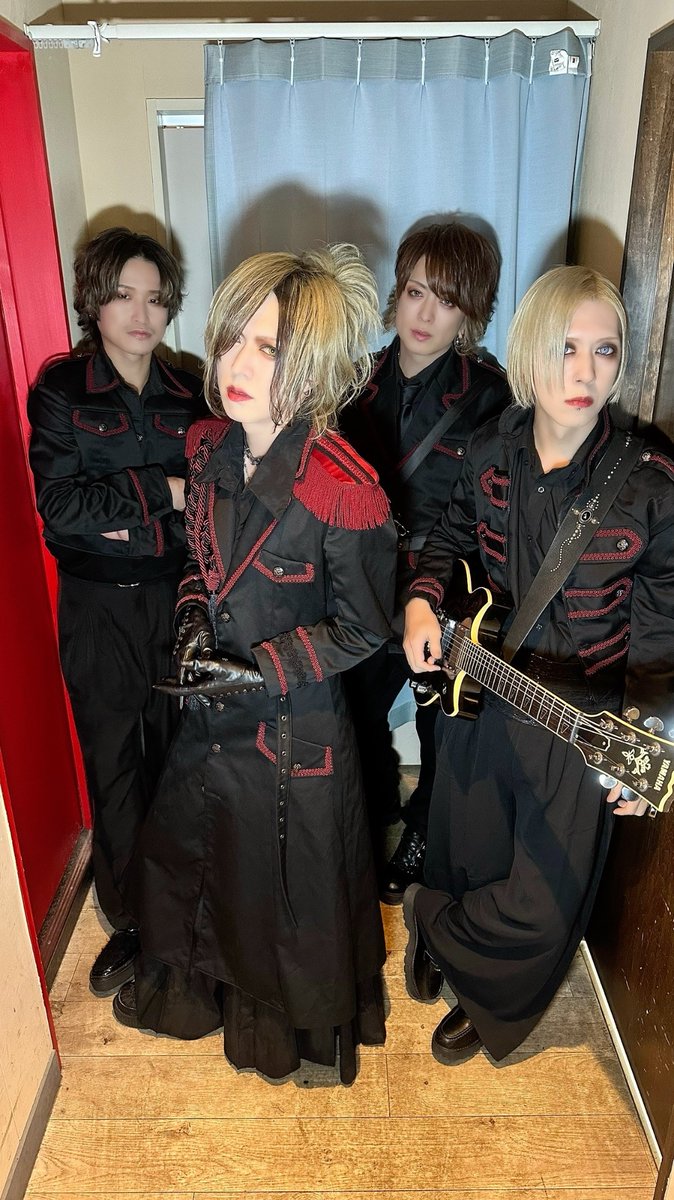 DIAURA_OFFICIAL's tweet photo. ONEMAN TOUR 2024「The Holy Deringer」
2024.12.08
札幌PLANT

-Next-
ONEMAN TOUR 2024「The Holy Deringer」
2024.12.10
青森QUARTER

#DIAURA #dazzle https://t.co/7r9hOkUPHE