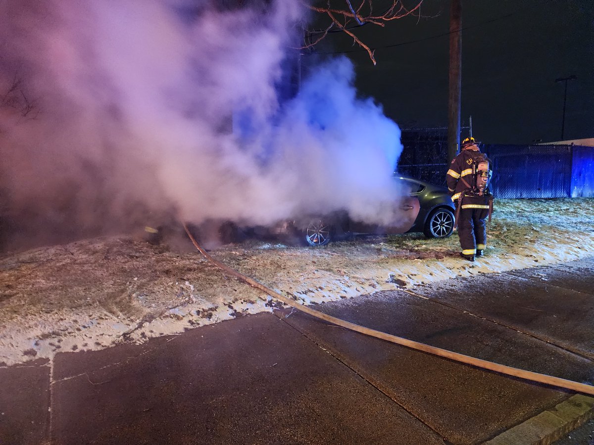 @paulkoolloian (@paulkoolloian1) on Twitter photo Chelsea MVA on Marginal Street. Vehicle struck a tree and burst in flames. Occupants self extricated. OkformediausewithcredittoPaulKoolloian@ChelseaScanner <a href="/CityofChelseaPD/">Chelsea Police</a> <a href="/ChelseaFire_MA/">City of Chelsea Fire Department</a> <a href="/ChelseaOEM/">Chelsea OEM</a> <a href="/ChelseaGov_MA/">City of Chelsea</a> Chelsea MVA on Marginal Street. Vehicle struck a tree and burst in flames. Occupants self extricated. OkformediausewithcredittoPaulKoolloian@ChelseaScanner <a href="/CityofChelseaPD/">Chelsea Police</a> <a href="/ChelseaFire_MA/">City of Chelsea Fire Department</a> <a href="/ChelseaOEM/">Chelsea OEM</a> <a href="/ChelseaGov_MA/">City of Chelsea</a>