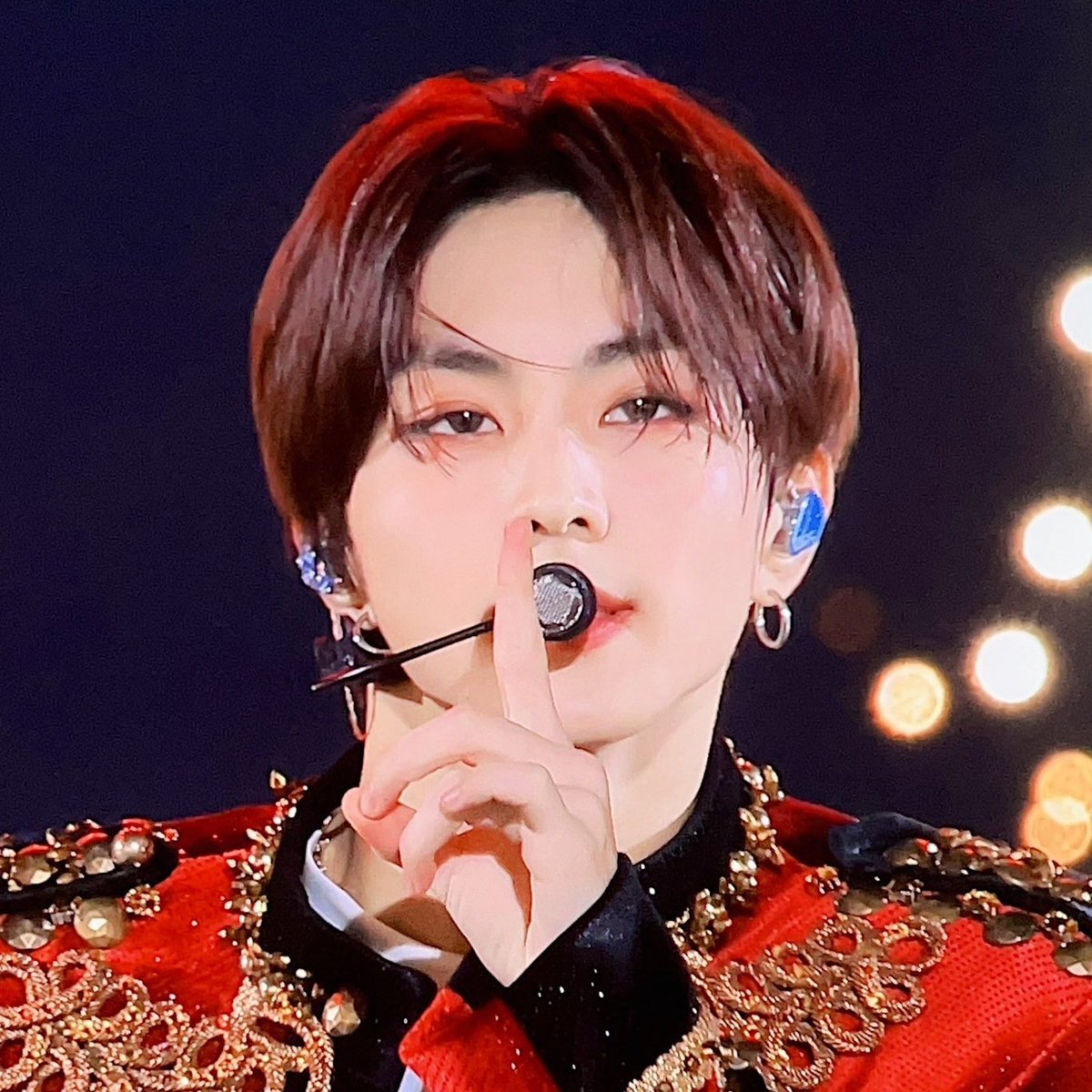 I mean, understandable. He's that pretty 😌