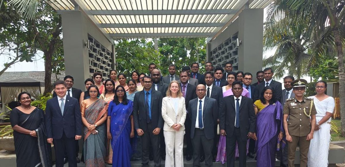 UNODC_BMB's tweet photo. Imprisonment should be considered a last resort.  @UNODC_MCP commenced the 1️⃣st in a series of Awareness Raising Sessions for the Judiciary in #SriLanka 🇱🇰 on Non-custodial measures including community-based corrections &amp; #TokyoRules. Funded by @StateINL🇺🇸 #PrisonReform https://t.co/MmGvkQoGLk
