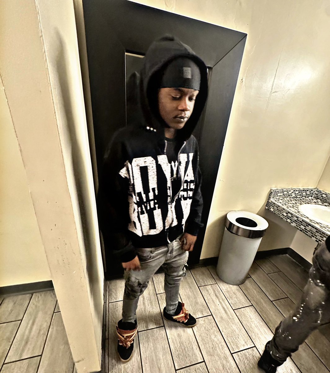 ITS_LILEJR's tweet photo. love a skinny bad b!tch that make that whammer go (boom boom) βΌοΈπ₯
#bjwejay https://t.co/5pGrpSMqPn