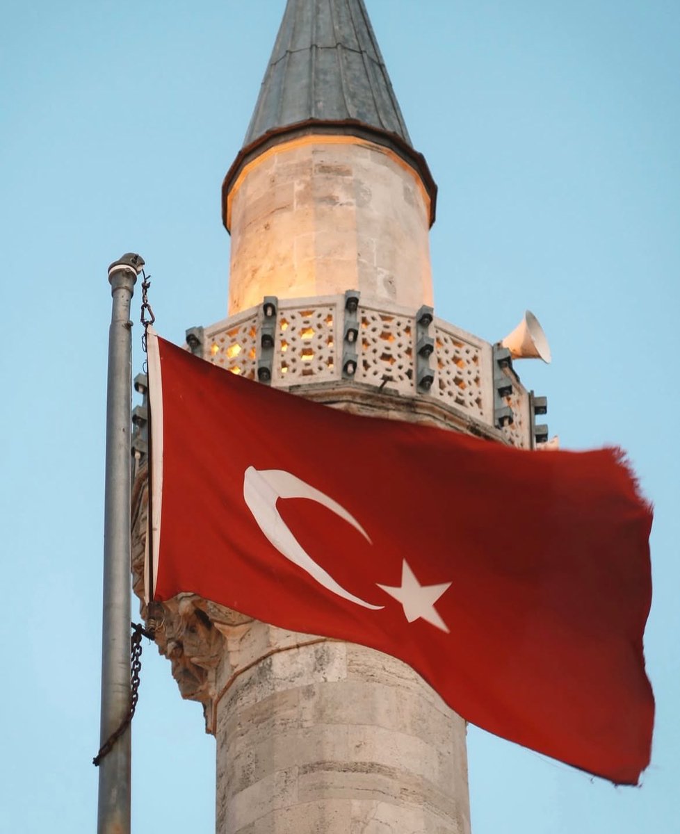 ❝târihim, şerefim, şiirim, her şeyim.❞