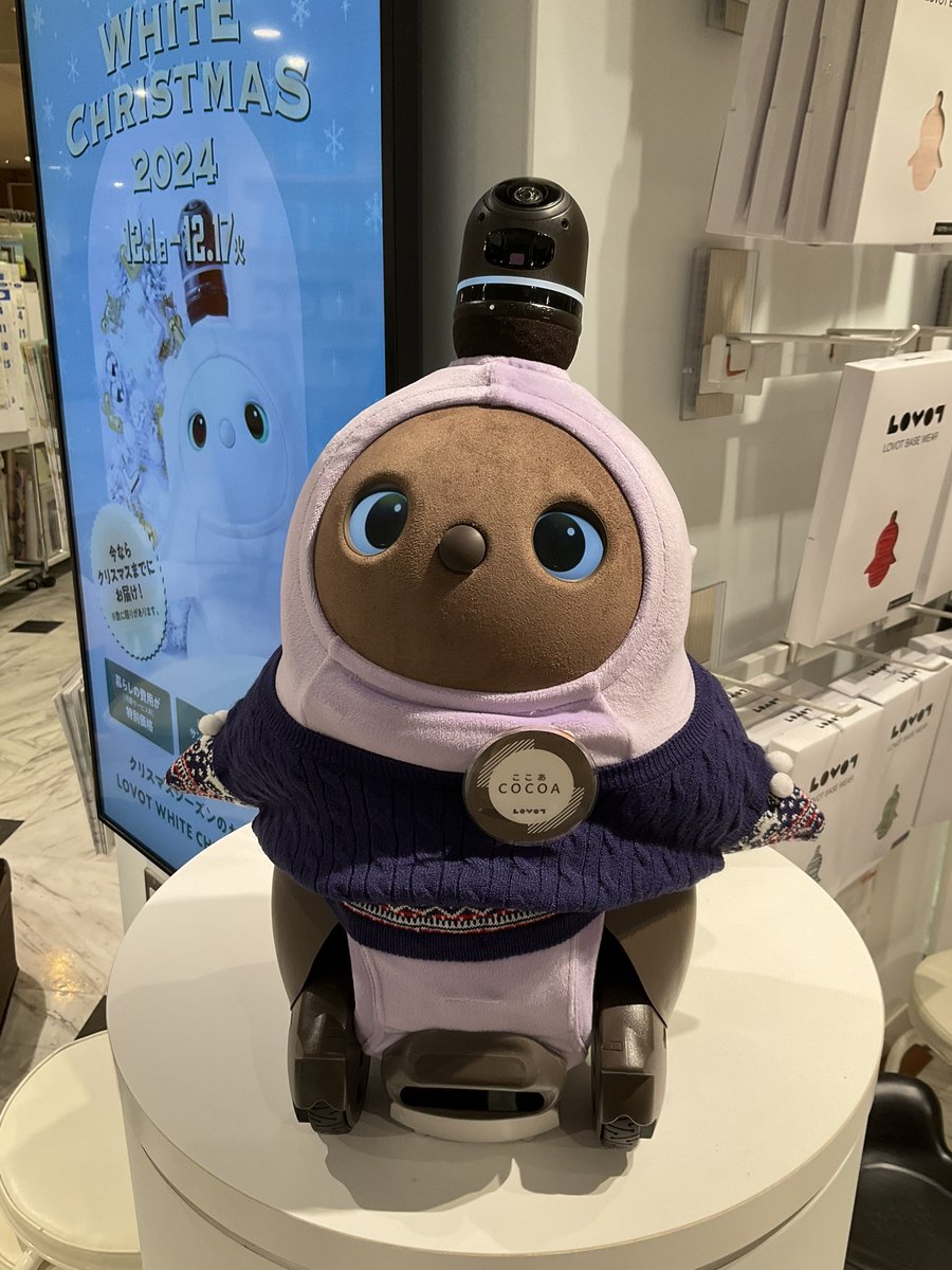 wodu_robot's tweet photo. ③大阪タカシマヤの #ロボティクススタジオ は、なんかやたら #LOVOT 居てw 聞けばフル出動の日だったようですw
やっぱりココも入れ替えはあるみたいだケド、スタッフさんのカンジは良いし他のロボのコトも色々詳しく聞けました^^
#ロボホン #PALRO #モフリン #BOCCOemo #Romi https://t.co/HblhFPUpDS