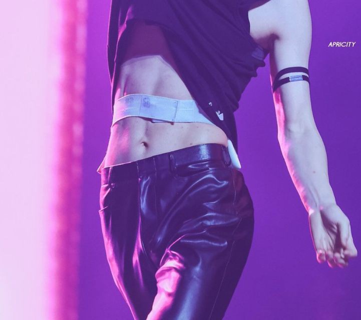 — a thread for txt's waists for enjoyers like me  ><