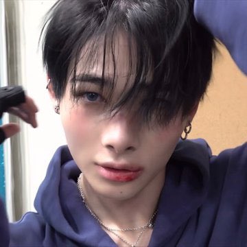 nikishourly's tweet photo. #NI_KI #니키 #ニキ https://t.co/YLtyojzZYY