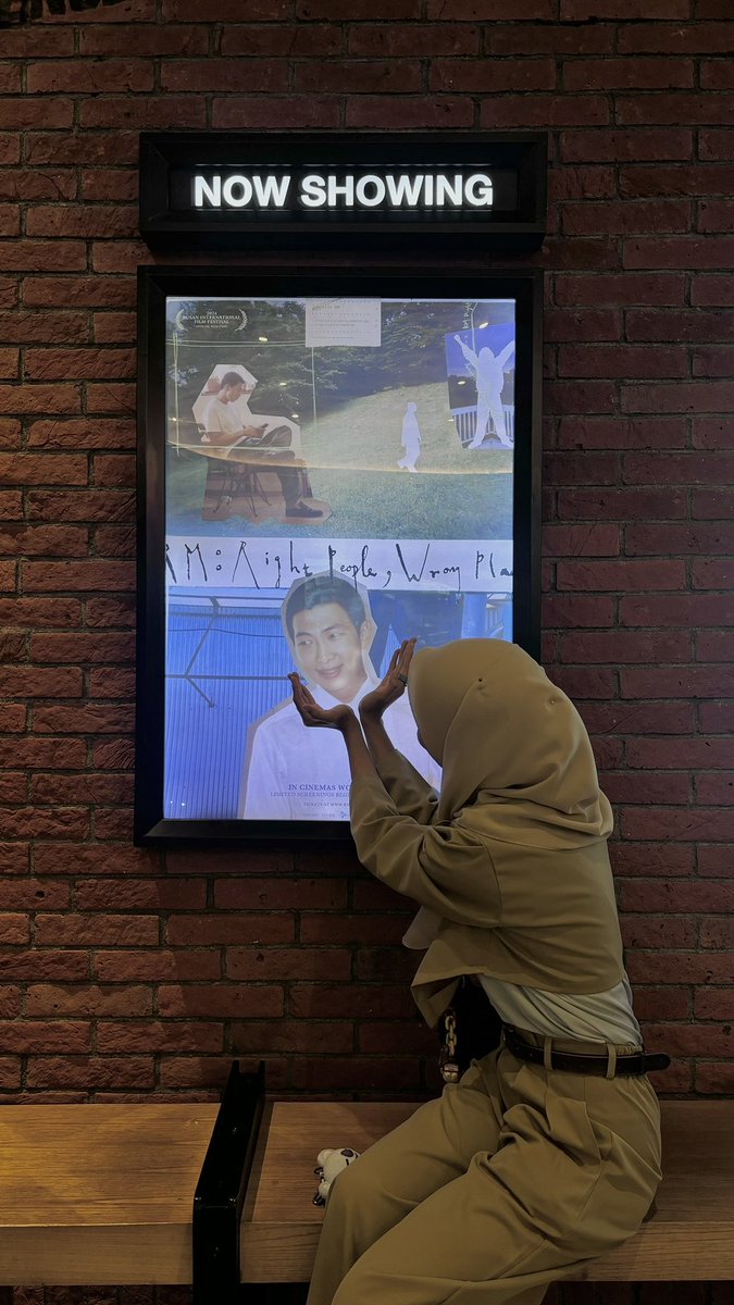 urishineee's tweet photo. #RightPlaceWrongPerson #KimNamjoon https://t.co/RVO9M1tIUL