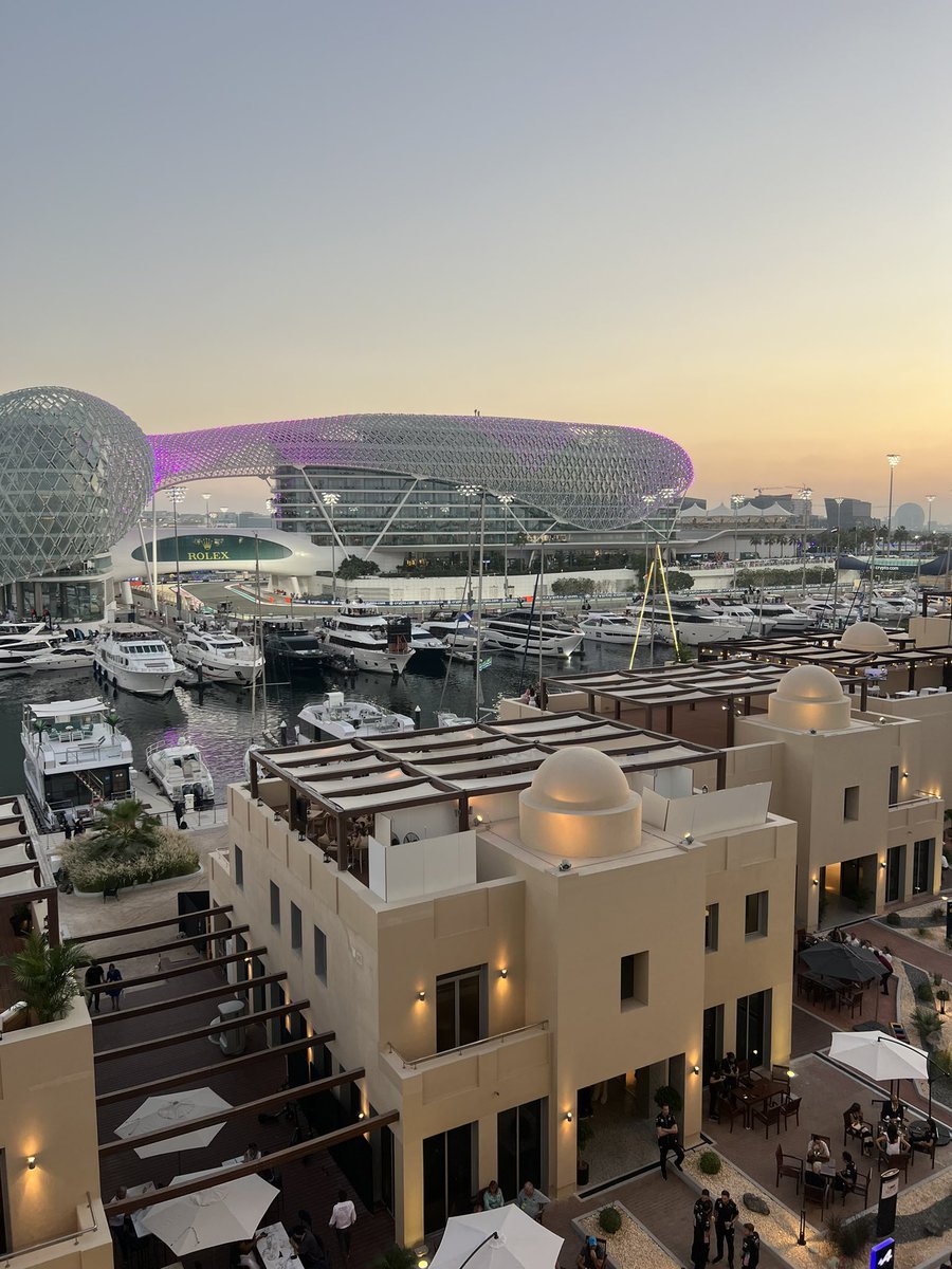 Final F1 round of the season - Abu Dhabi is always one of my favourites to work at!

☀️ ❤️🍾

#F1 #AbuDhabi