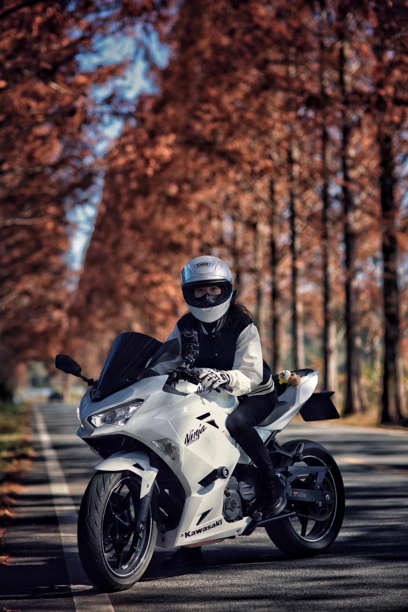37dgrsi's tweet photo. #バイク撮影 #女性ライダー https://t.co/OE5bKWNzCL
