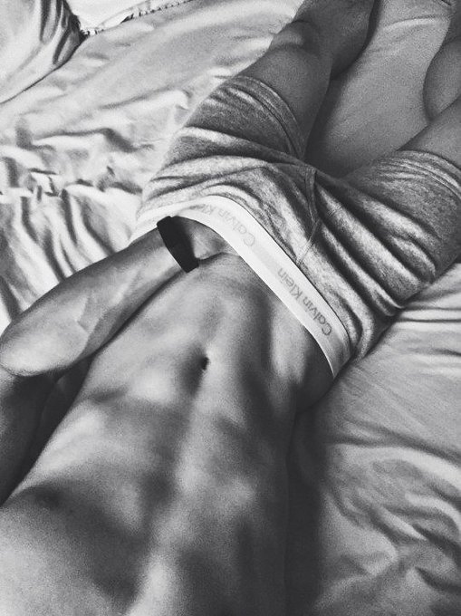 EthanHawkB's tweet photo. El libre albedrío es una ilusión; si acaso, la única que importa.

#SeductiveSunday https://t.co/JpyAVSue9Q