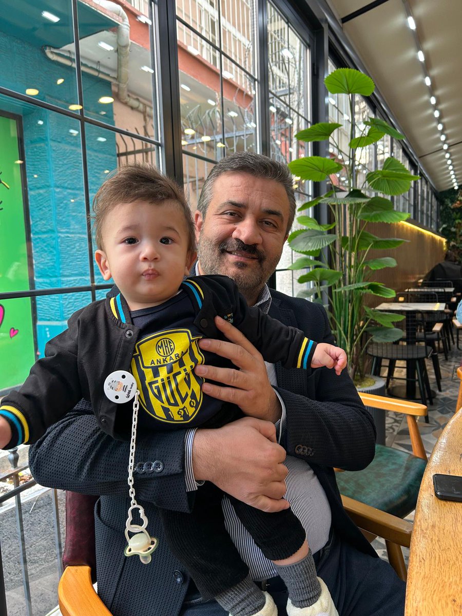 Haydi Bastır Şanlı Ankaragücü. 
Taraftarın Her Zaman Seninle...