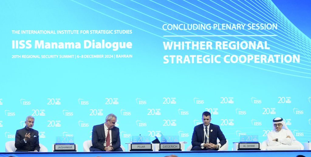 DrSJaishankar's tweet image. Pleased to address the 20th IISS Manama Dialogue alongside FM Dr Abdullatif bin Rashid Al Zayani of 🇧🇭 and NSA Tomáš Pojar of 🇨🇿.

Spoke about the importance 🇮🇳 attaches to the Gulf and Mediterranean regions, and our commitment to boost economic, political, connectivity and…