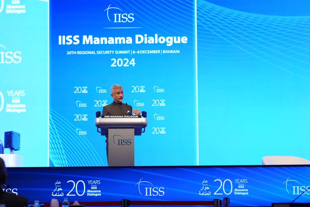 DrSJaishankar's tweet image. Pleased to address the 20th IISS Manama Dialogue alongside FM Dr Abdullatif bin Rashid Al Zayani of 🇧🇭 and NSA Tomáš Pojar of 🇨🇿.

Spoke about the importance 🇮🇳 attaches to the Gulf and Mediterranean regions, and our commitment to boost economic, political, connectivity and…