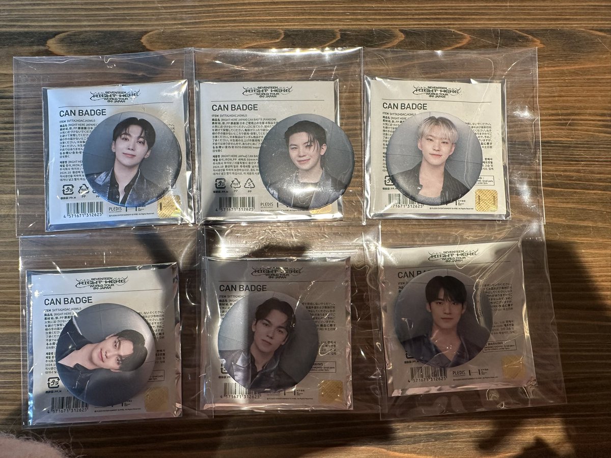 Aikit99's tweet photo. Wts Seventeen Japan tour Pc bulk
Stamp Rally 7/1
Instant photo 14/1
Badge 19/1
others pc 5/1
-selling bulk only
-total price ❌ include pc
#pasarseventeenmy #pasarsvtmy #pasarSVT #pasarseventeen https://t.co/5pNQdXz6Vz