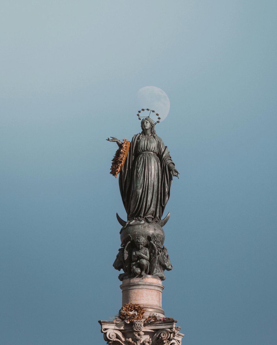 Auguri di Felice Festa dell'immacolata agli amici cristiani che la celebrano!