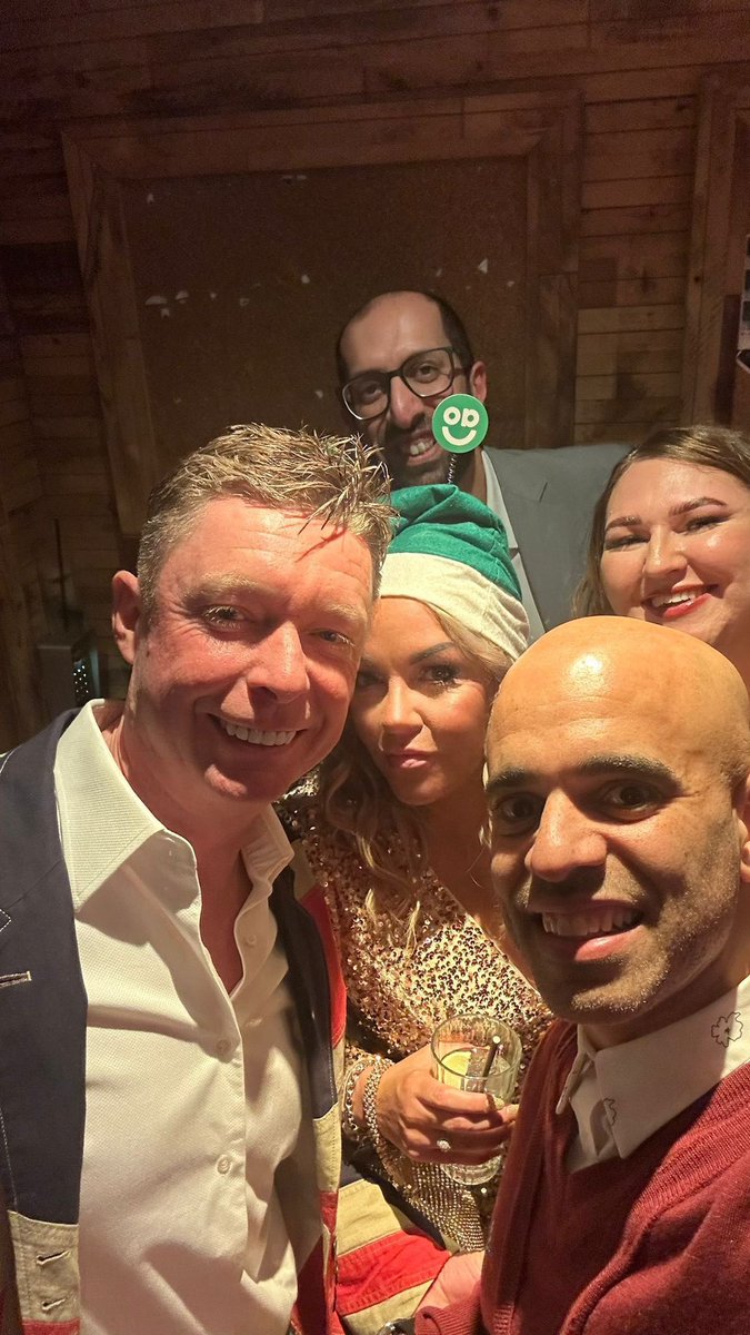 kelikev1981's tweet photo. @ao do the best party’s we was incredibly lucky to have the whole of @AlbertsSchloss and @RickASStley420 a brilliant night thanks so much @johnrobertsAO https://t.co/7Z2G5sfnjp